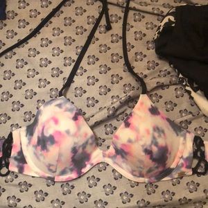 Bathing suit top from pink
